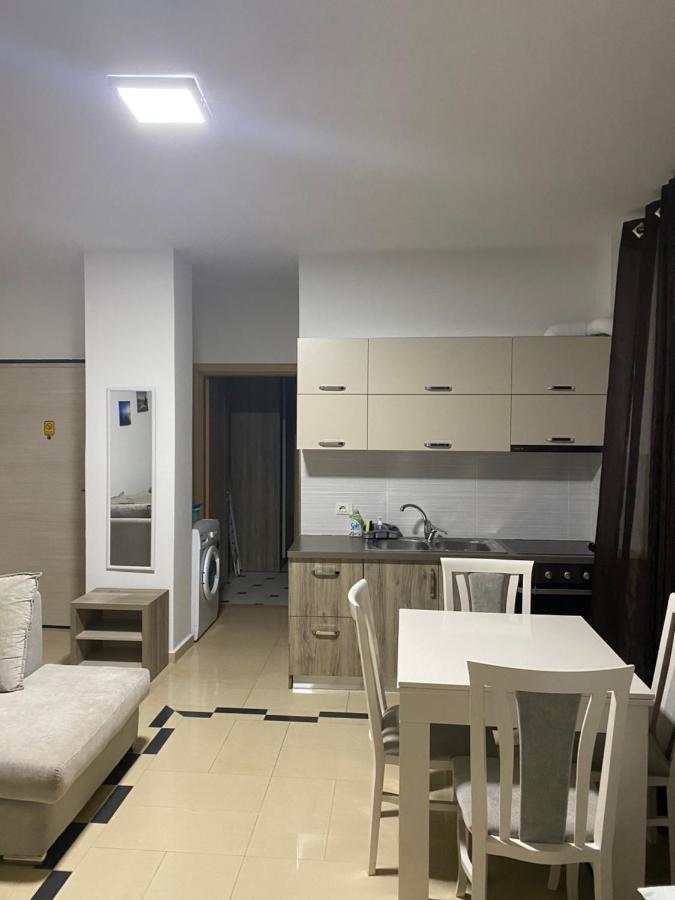 Jasmine Apartments Sarandë Exteriör bild